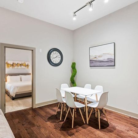 Grand Luxury Premium Vaulted Ceilings Apartamento Woodbridge Exterior foto