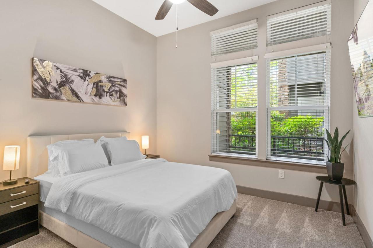 Grand Luxury Premium Vaulted Ceilings Apartamento Woodbridge Exterior foto