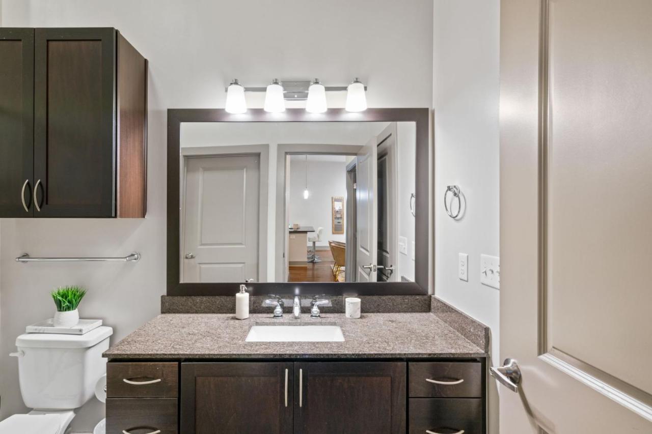 Grand Luxury Premium Vaulted Ceilings Apartamento Woodbridge Exterior foto