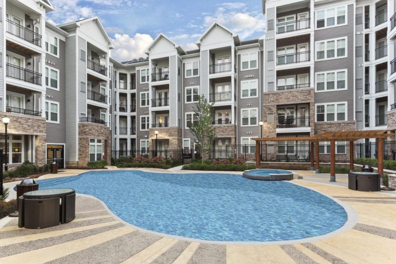 Grand Luxury Premium Vaulted Ceilings Apartamento Woodbridge Exterior foto