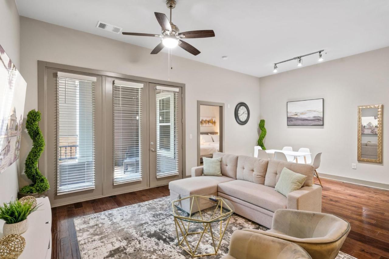 Grand Luxury Premium Vaulted Ceilings Apartamento Woodbridge Exterior foto
