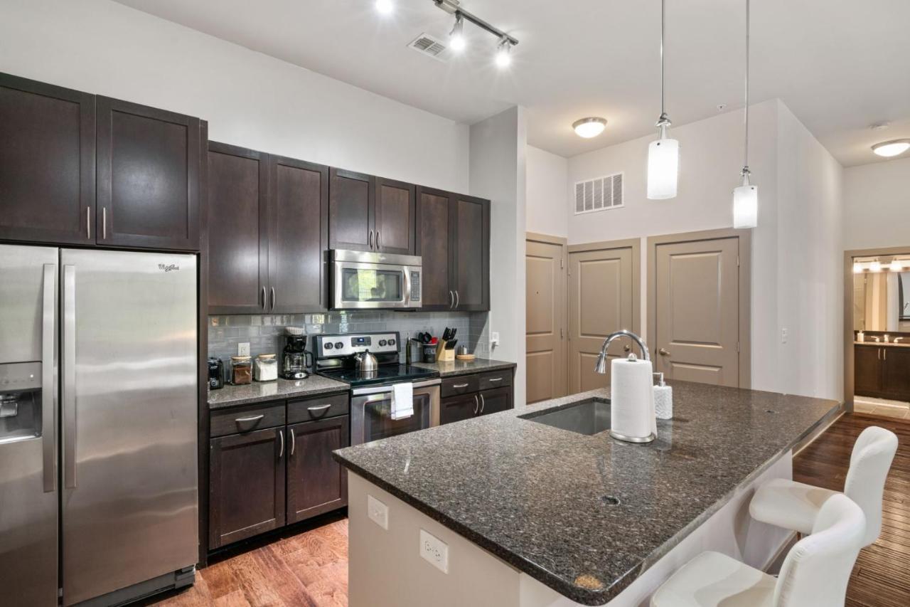 Grand Luxury Premium Vaulted Ceilings Apartamento Woodbridge Exterior foto