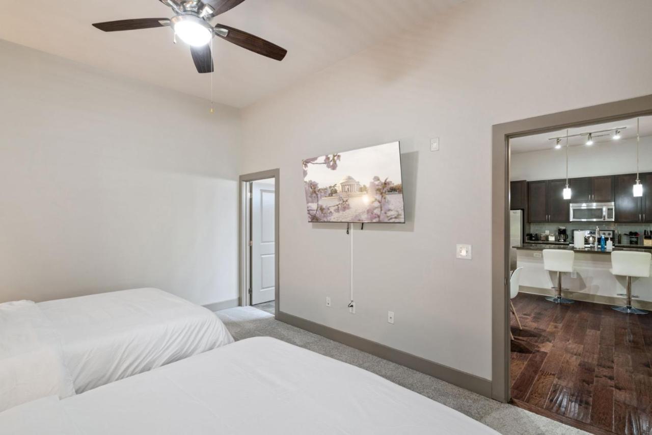 Grand Luxury Premium Vaulted Ceilings Apartamento Woodbridge Exterior foto